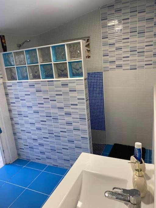 Encantador Y Acogedor Alojamiento Con Piscina Monserrat Zewnętrze zdjęcie