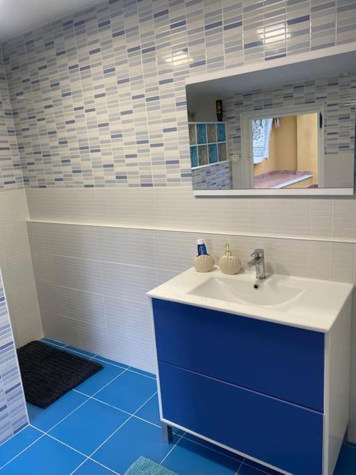 Encantador Y Acogedor Alojamiento Con Piscina Monserrat Zewnętrze zdjęcie